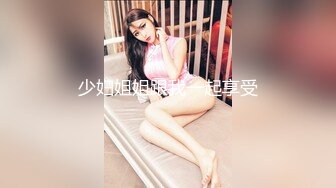 苗条贫乳小美女，把嘴当成小穴狂怼