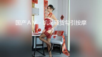 老熟女就喜欢后入操肥臀